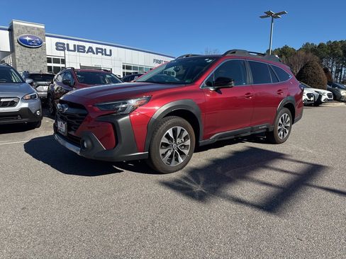 Used 2025 Subaru Outback Limited image 1