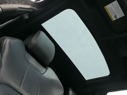 Used 2018 Land Rover Range Rover Evoque Landmark Edition image 27