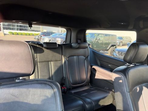 Certified 2024 Jeep Wagoneer Series II AWD/4WD image 21