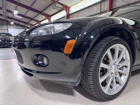 Used 2006 MAZDA MX-5 Miata Grand Touring RWD image 25