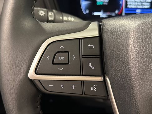 Used 2025 Toyota Grand Highlander AWD image 36