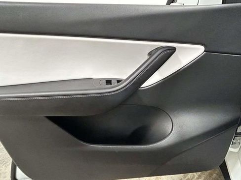 Used 2021 Tesla Model Y Long Range AWD/4WD image 12
