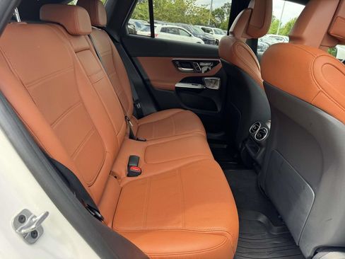 Used 2024 Mercedes-Benz GLC 300 4MATIC image 15