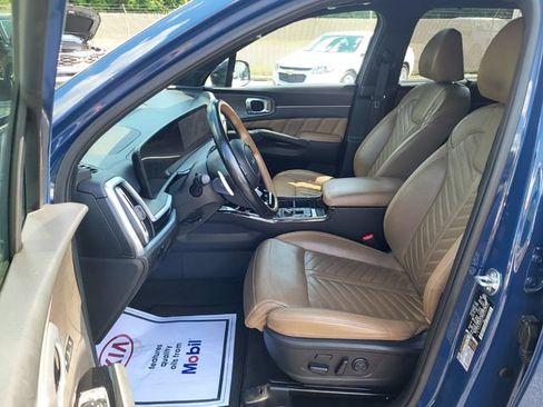 Certified 2024 Kia Sorento SX Prestige w/ Olive Brown Leather Package AWD/4WD image 11
