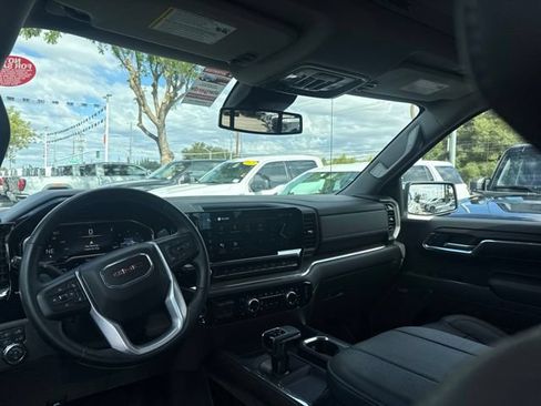 Used 2024 GMC Sierra 1500 SLT w/ SLT Premium Plus Package AWD/4WD image 9