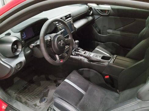Used 2024 Toyota GR86 Premium image 14