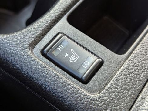 Used 2017 Nissan Rogue SV image 20