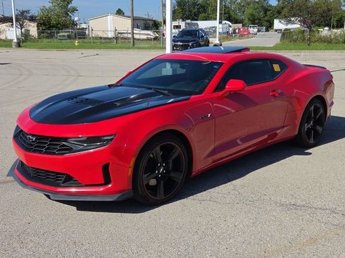 Used 2021 Chevrolet Camaro LT RWD image 3