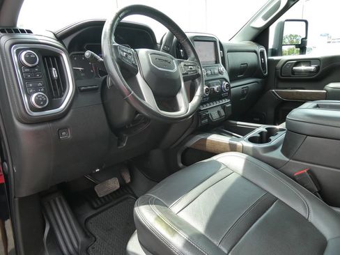 Used 2022 GMC Sierra 3500 Denali w/ Denali Black Diamond Edition AWD/4WD image 25