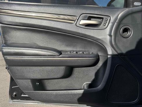 Used 2014 Chrysler 300 C image 23