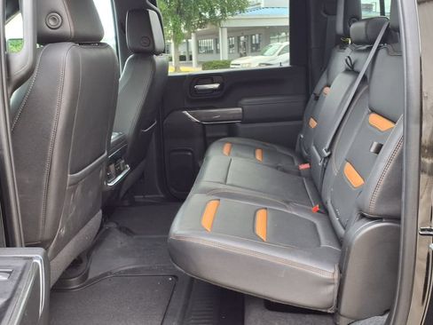 Used 2022 GMC Sierra 2500 AT4 w/ AT4 Preferred Package AWD/4WD image 34