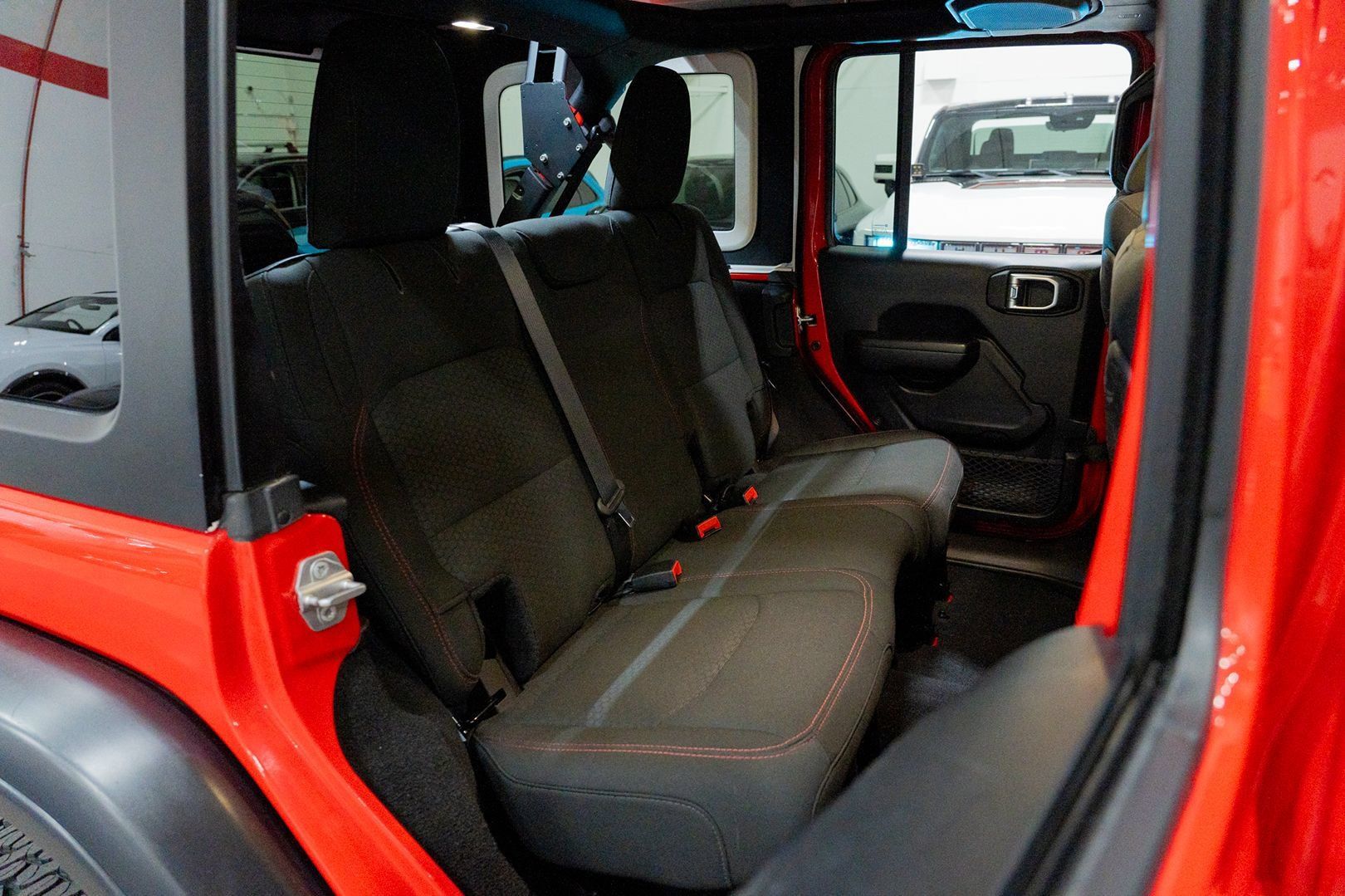 Used 2019 Jeep Wrangler Unlimited Rubicon AWD/4WD image 36