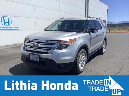 Used 2014 Ford Explorer XLT w/ Equipment Group 202A AWD/4WD image 1