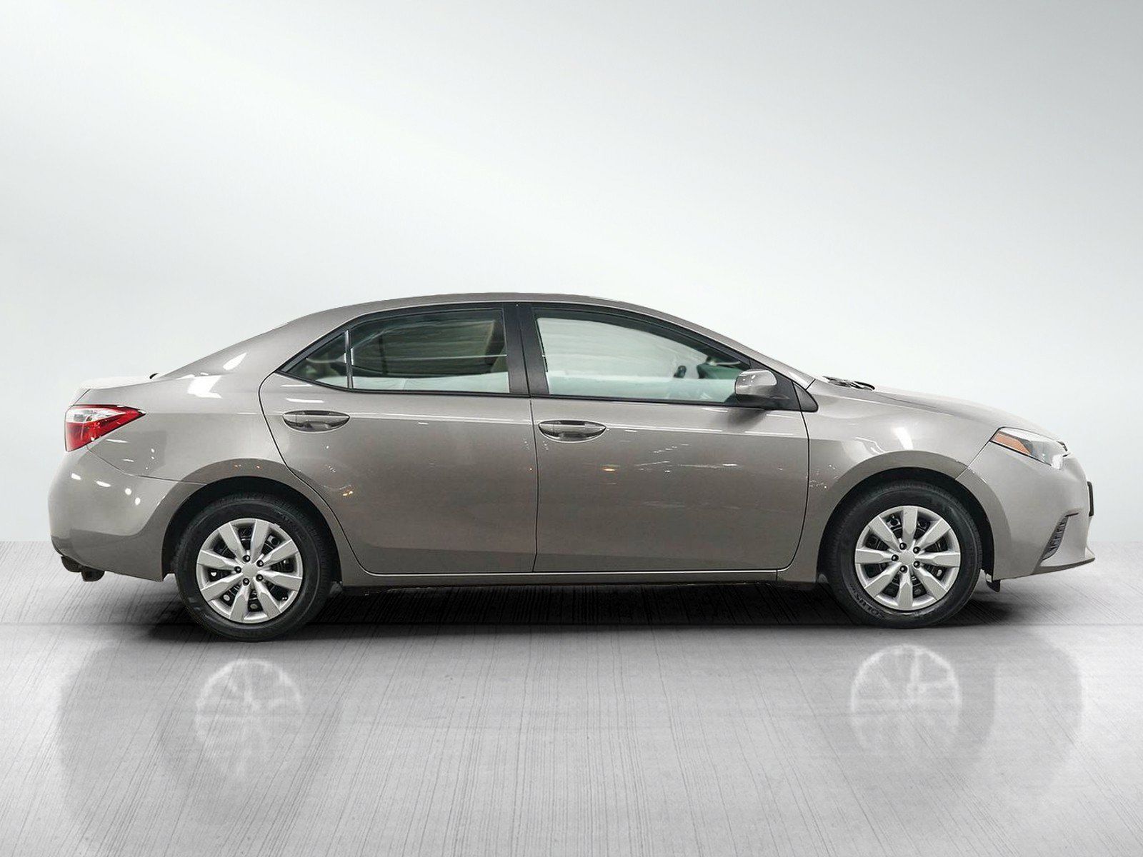 Used 2016 Toyota Corolla LE FWD image 6