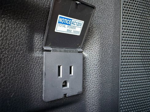 Used 2022 Toyota Highlander Limited image 15