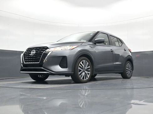 Used 2023 Nissan Kicks SV FWD image 18