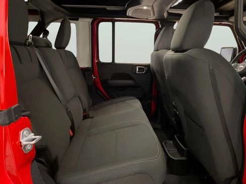 Used 2025 Jeep Wrangler Unlimited Sahara w/ Safety Group AWD/4WD image 22