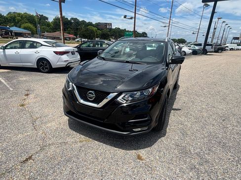 Used 2022 Nissan Rogue Sport SV w/ Technology Package AWD/4WD image 9