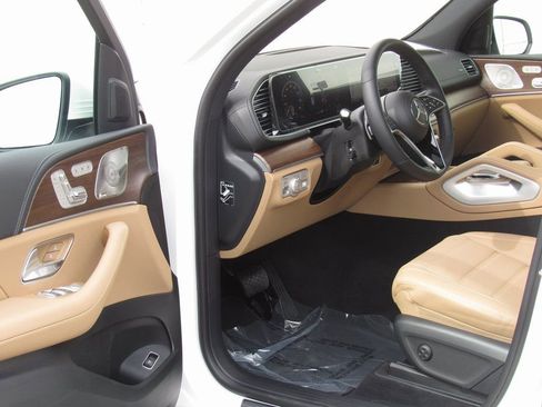 New 2025 Mercedes-Benz GLE 450 4MATIC image 9