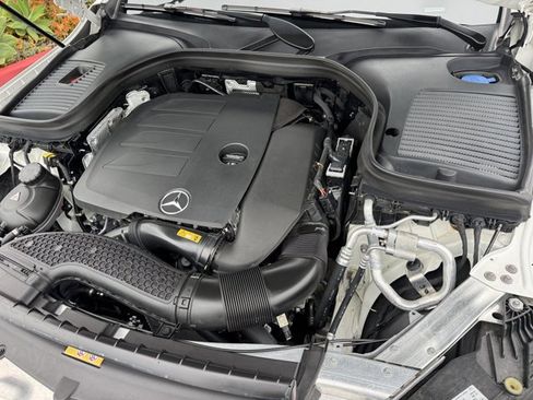 Used 2022 Mercedes-Benz GLC 300 image 5