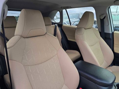 Certified 2025 Toyota RAV4 XLE image 32