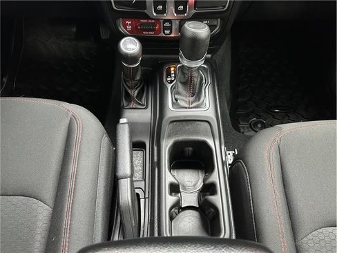 Used 2021 Jeep Wrangler Rubicon w/ LED Lighting Group AWD/4WD image 24
