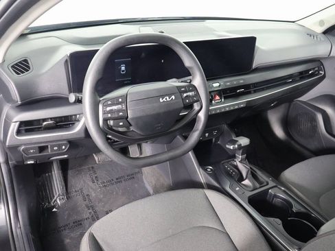 Used 2025 Kia K4 FWD image 7