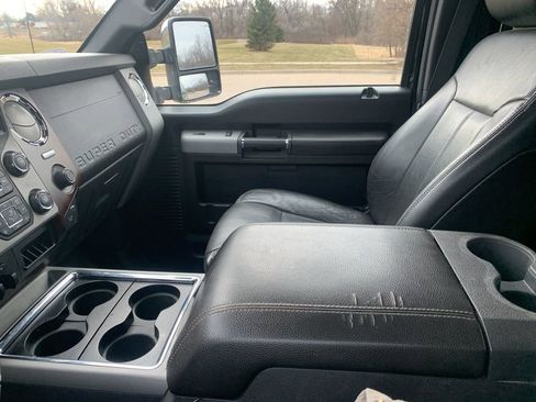 Used 2013 Ford F250 Lariat w/ Chrome Pkg image 23