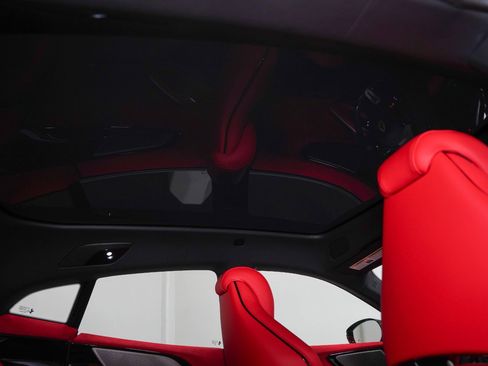 Used 2026 Ferrari Purosangue AWD/4WD image 43