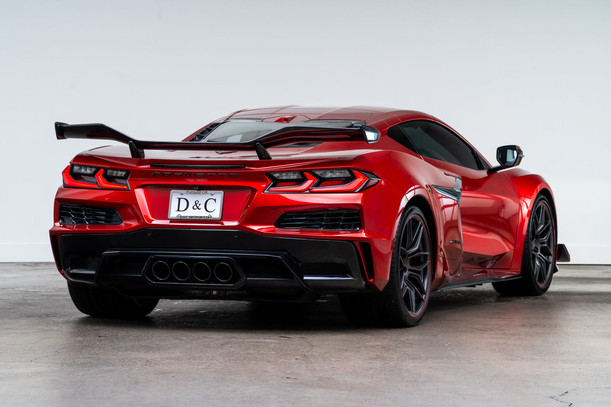 Used 2024 Chevrolet Corvette Z06 w/ Z07 Performance Package RWD image 7