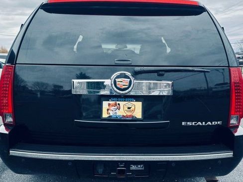 Used 2013 Cadillac Escalade ESV Luxury image 4