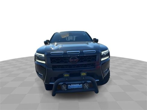 Used 2025 Nissan Frontier PRO-4X w/ Pro Convenience Package image 3