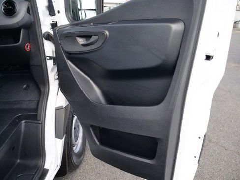 Used 2024 Mercedes-Benz Sprinter 2500 image 27