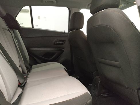 Used 2022 Chevrolet Trax LS w/ Tint and Cruise Package FWD image 19
