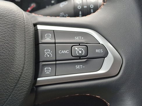 Certified 2022 Jeep Compass Limited image 24