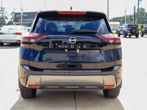 Used 2024 Nissan Rogue SL FWD image 19