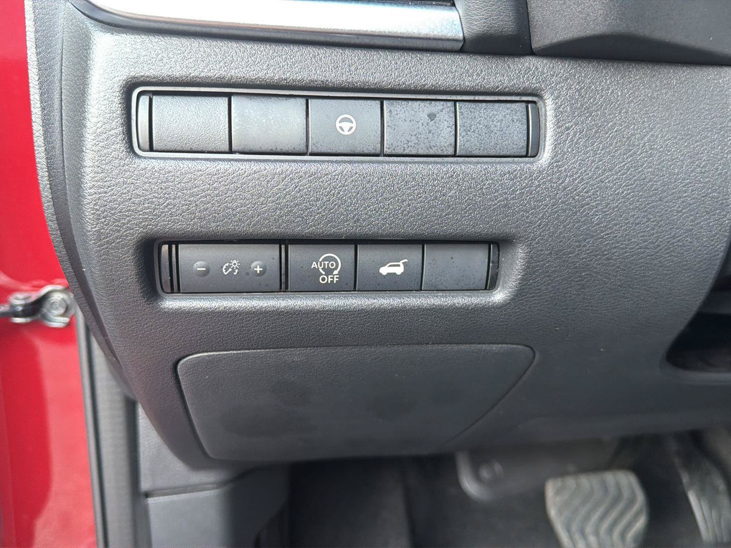 Used 2024 Nissan Rogue SL w/ SL Premium Package FWD image 19