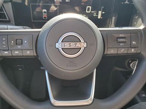 Certified 2025 Nissan Kicks SV image 17