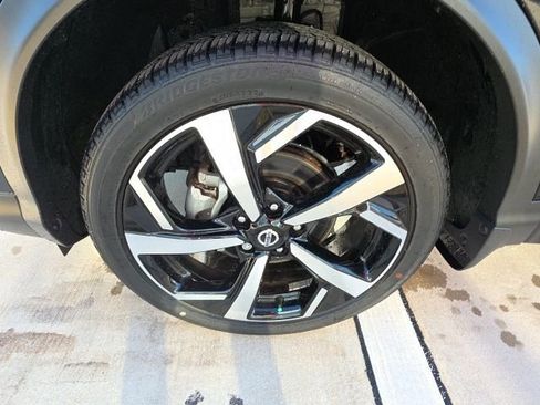 Used 2022 Nissan Rogue Sport SL w/ Premium Package image 10