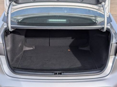 Used 2022 Toyota Corolla LE image 25