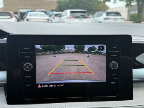 Used 2025 Volkswagen Taos SE image 24