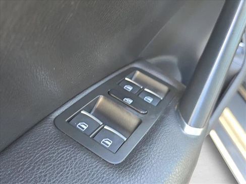 Used 2017 Volkswagen Passat 1.8T SE w/ SE Lighting Package image 8