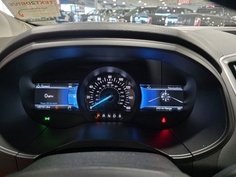 Used 2023 Ford Edge Titanium image 34