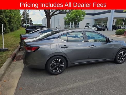 Used 2025 Nissan Sentra SV FWD image 10