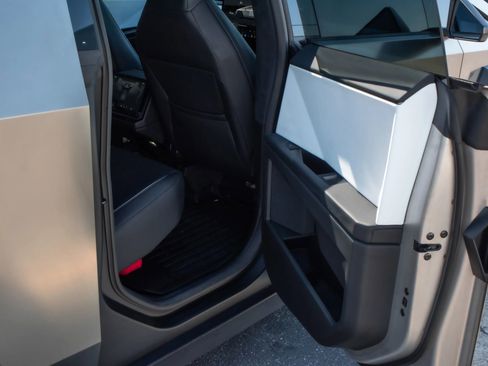 Used 2024 Tesla Cybertruck AWD Crew Cab image 24