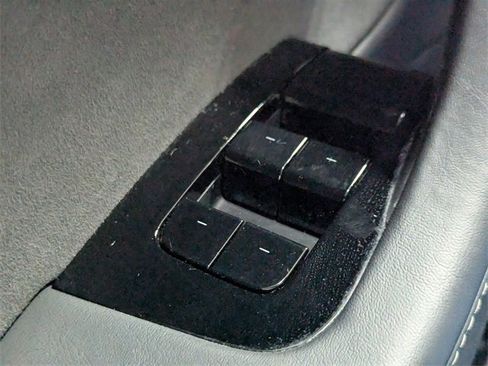 Used 2019 Tesla Model 3 Standard Range image 16