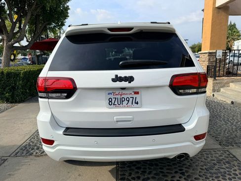 Used 2020 Jeep Grand Cherokee Altitude image 6