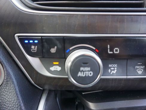 Used 2018 Honda Accord Touring image 12