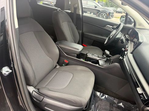 Used 2026 Kia Sportage LX FWD image 19