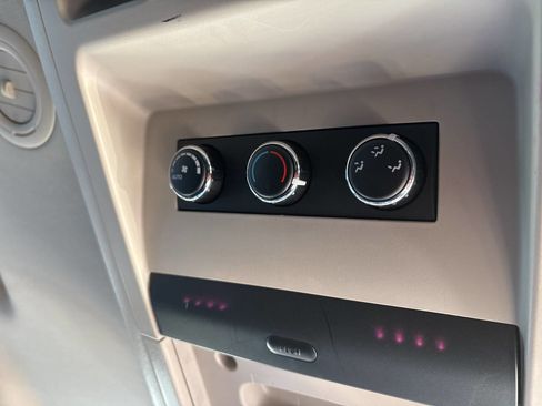 Used 2013 Chrysler Town & Country Touring-L w/ Entertainment Group #2 FWD image 36